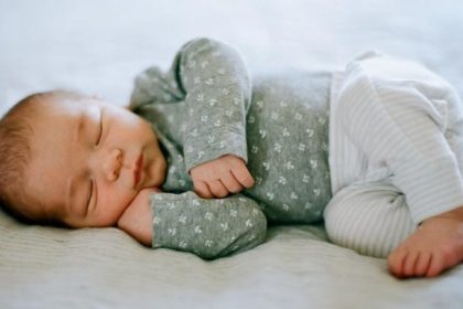 When Does Newborn Scrunch End? Understanding Baby Movements