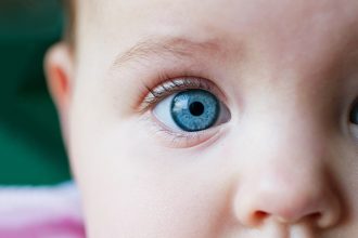 How to Apply Erythromycin Ophthalmic Ointment on Babies