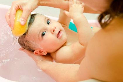 How to Sponge Bath a Newborn