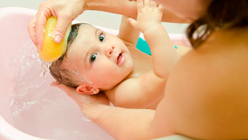 How to Sponge Bath a Newborn