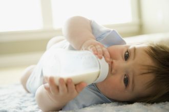 When Do Babies Hold Their Own Bottle